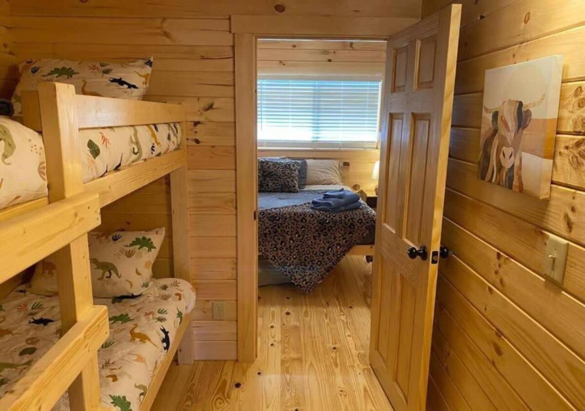 Serene 1Br Cabin Near Nc Z00 With Loft & Waterview 아셔보르 외부 사진