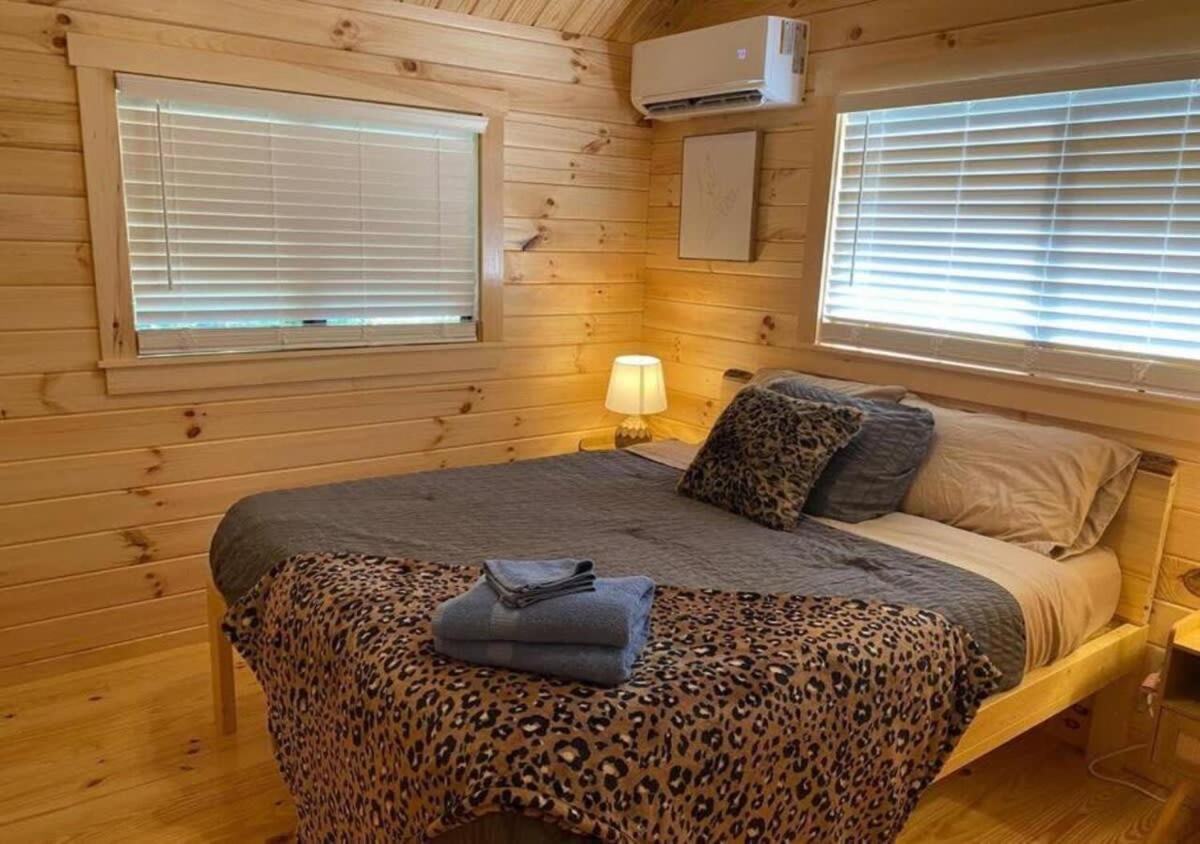 Serene 1Br Cabin Near Nc Z00 With Loft & Waterview 아셔보르 외부 사진
