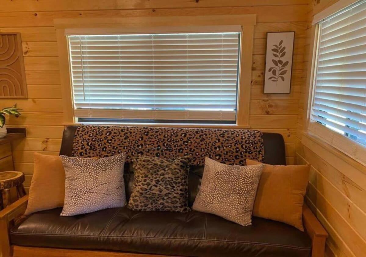 Serene 1Br Cabin Near Nc Z00 With Loft & Waterview 아셔보르 외부 사진